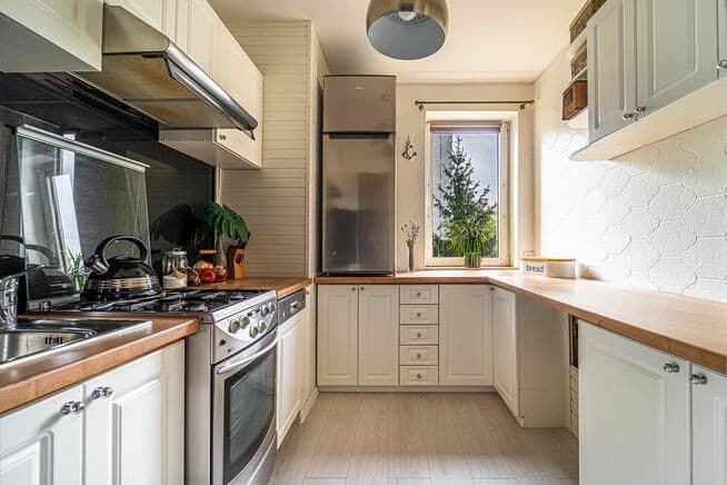 Spacious apartment with large south-facing balcony – 6