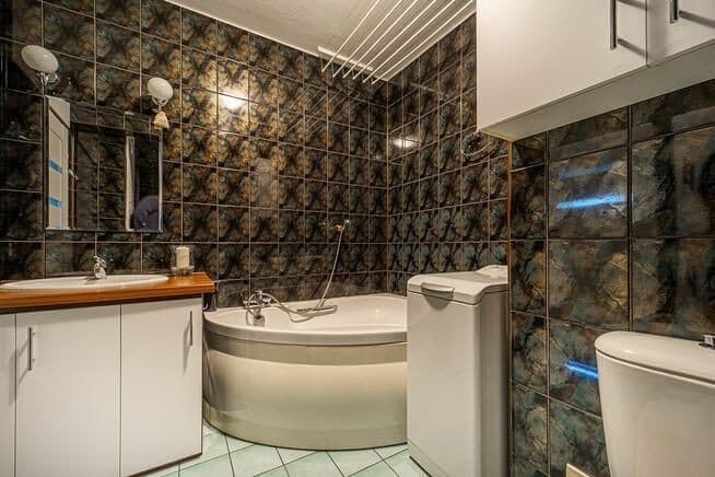 Spacious apartment with large south-facing balcony – 8