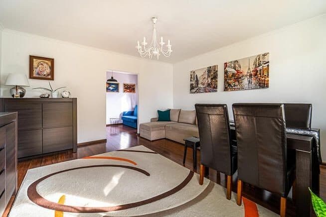 Spacious apartment with large south-facing balcony – 2