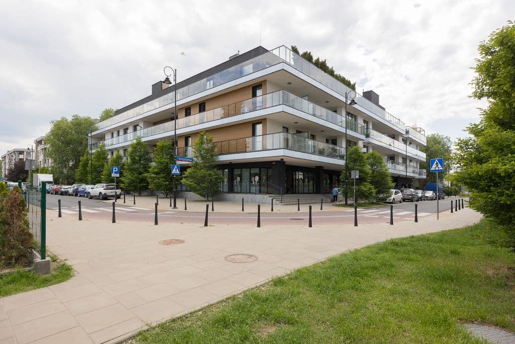 Modern 4-room apartment in Wilanów with balconies – 16