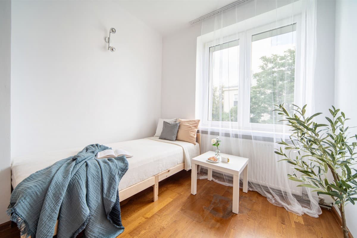 Cozy 2-room apartment 15 min from the center – 6