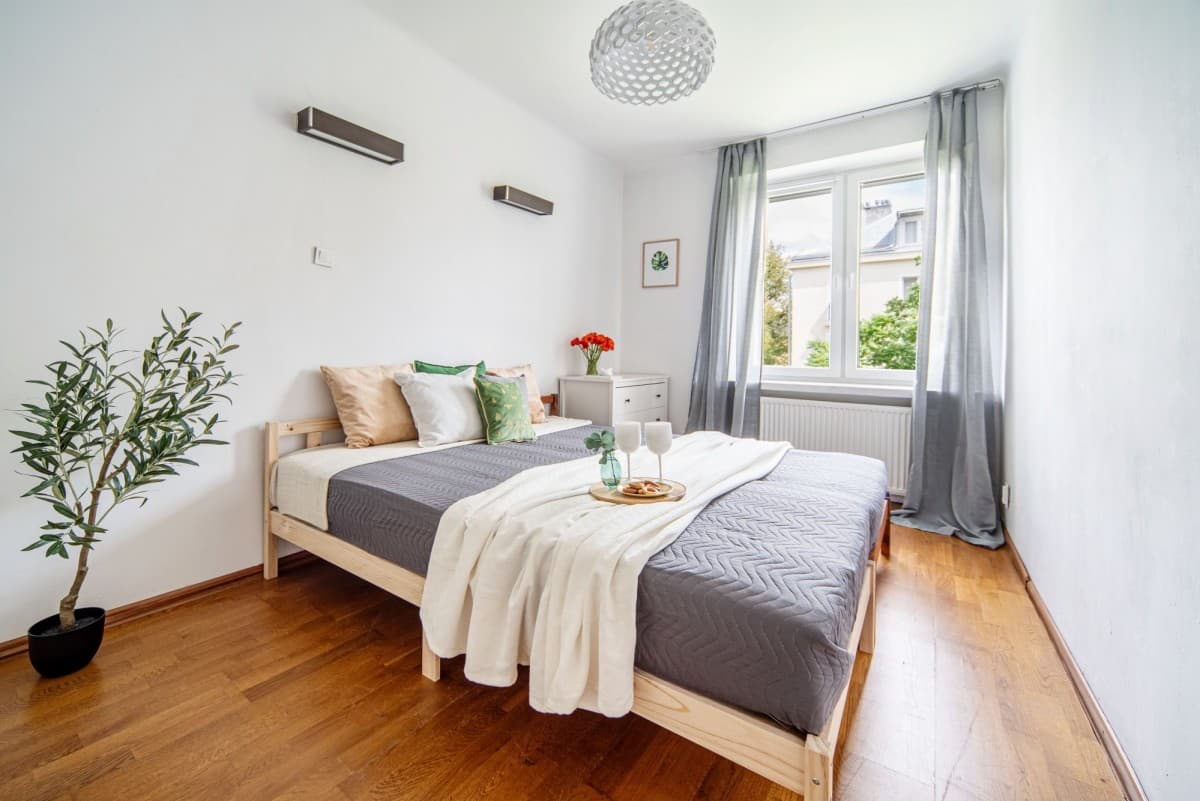 Cozy 2-room apartment 15 min from the center – 4