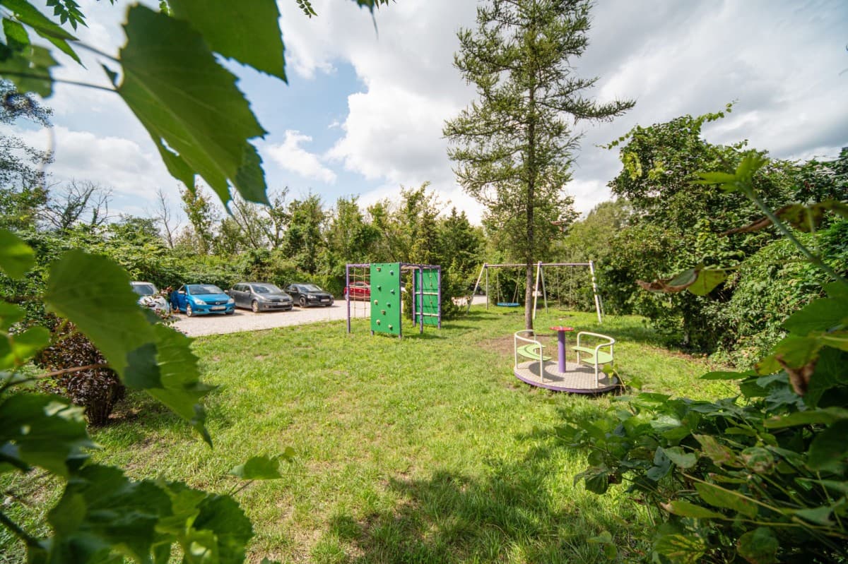 Cozy 2-room apartment 15 min from the center – 12