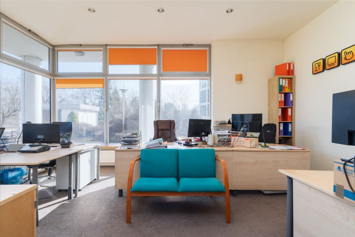 Two commercial spaces with high rental income potential – 4