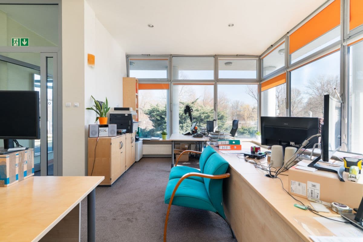 Two commercial spaces with high rental income potential – 5