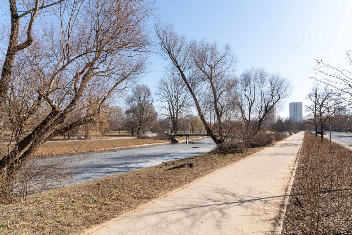 Two commercial spaces with high rental income potential – 18