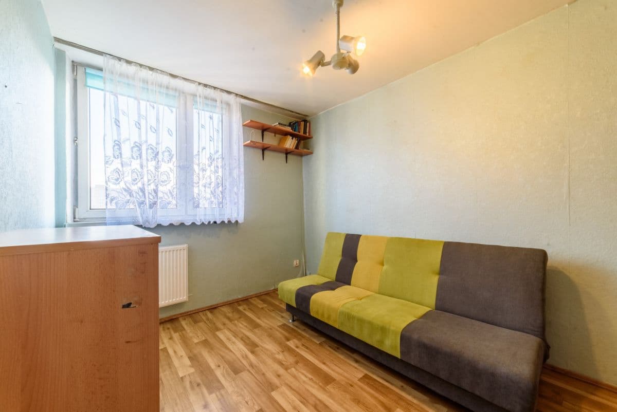 Three-room apartment with loggia in Targówek – 6