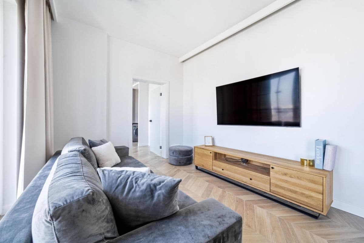 Luxury apartment with sunset views in Bliska Wola – 1