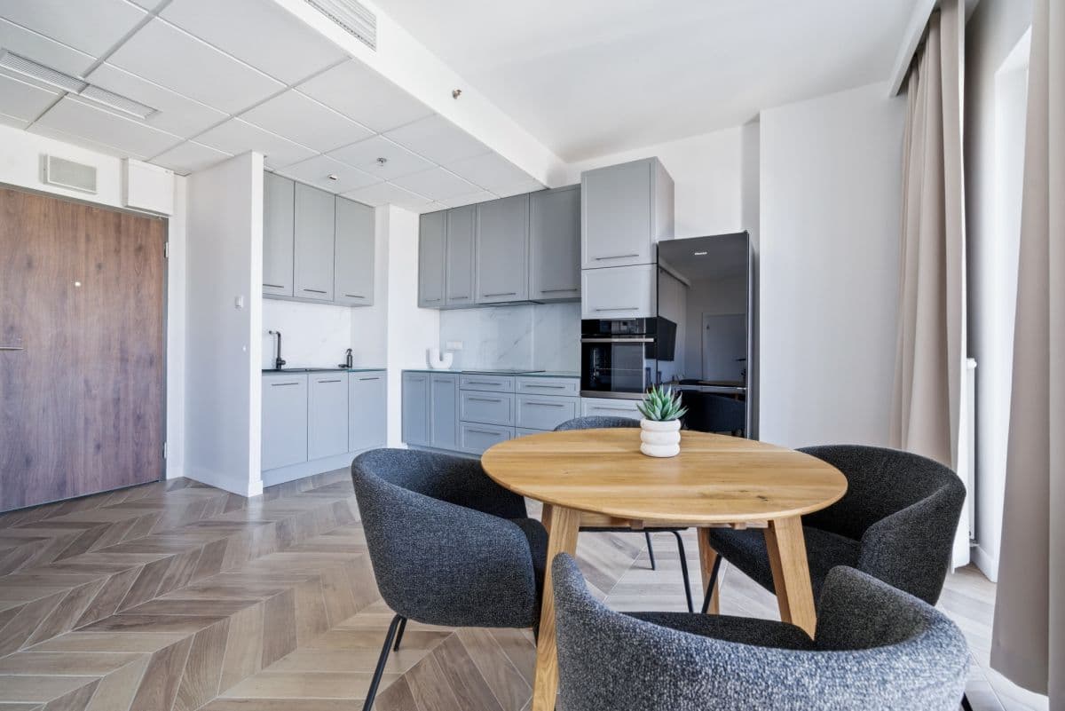 Luxury apartment with sunset views in Bliska Wola – 4