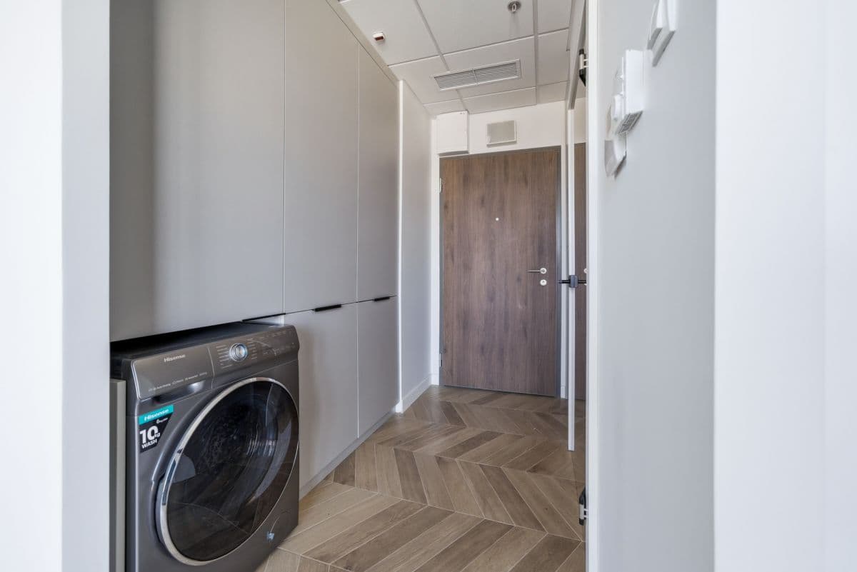 Luxury apartment with sunset views in Bliska Wola – 15