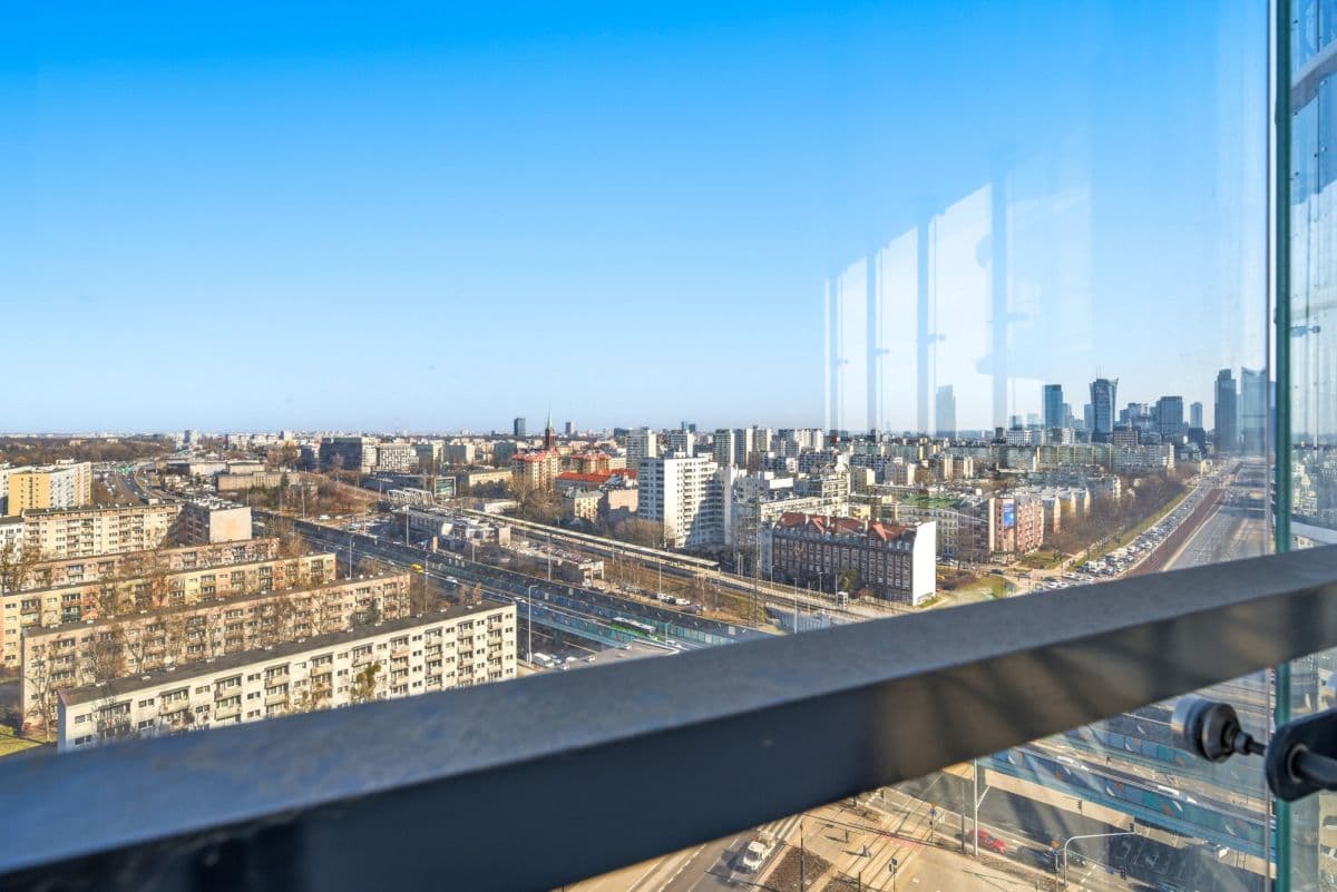 Luxury apartment with sunset views in Bliska Wola – 16