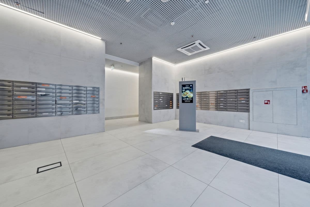 Luxury apartment with sunset views in Bliska Wola – 18