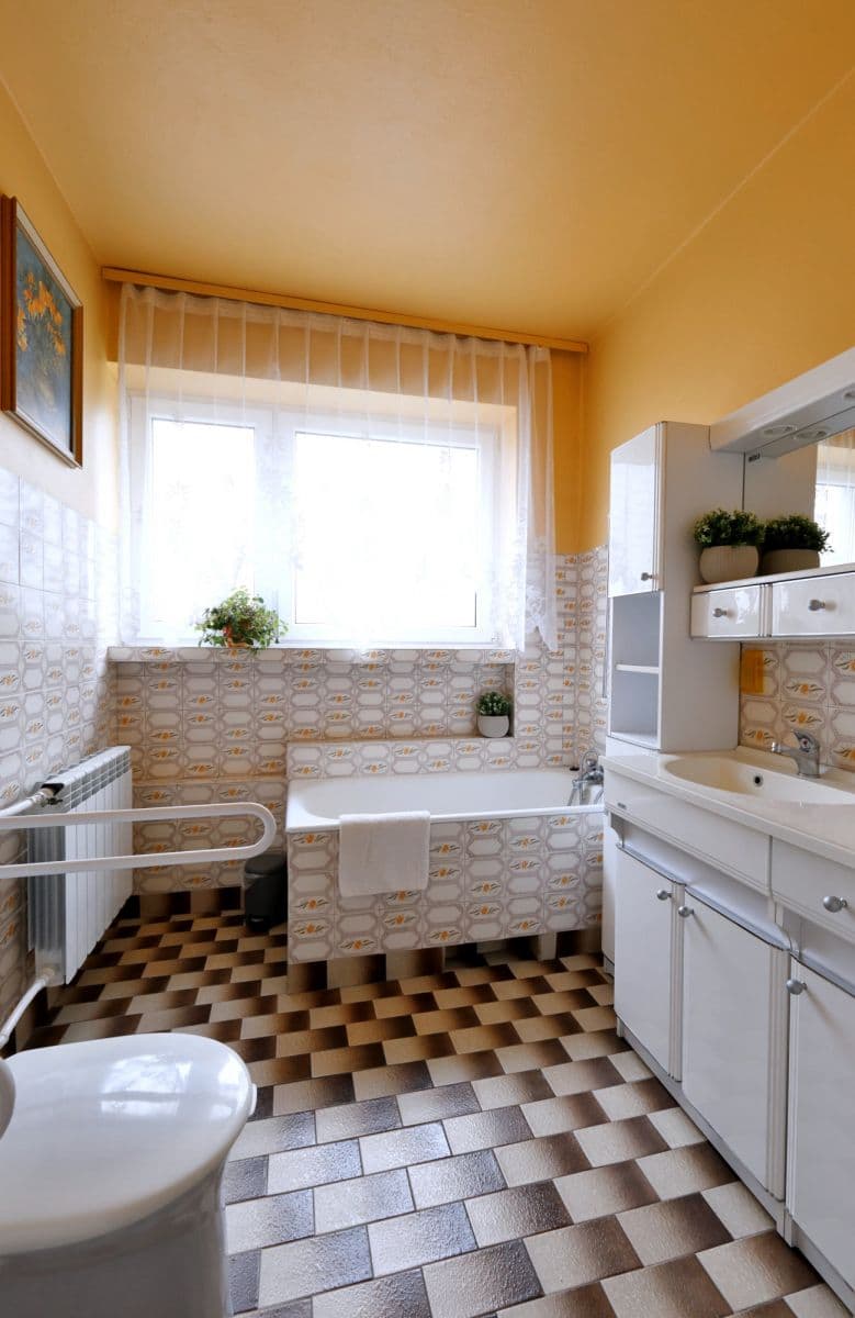 Spacious detached house with garden near Rozwadowska – 13