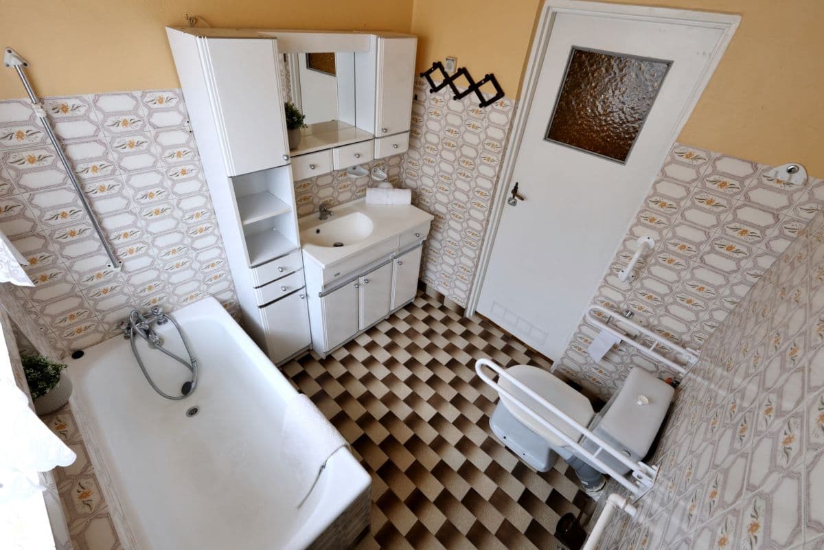 Spacious detached house with garden near Rozwadowska – 14