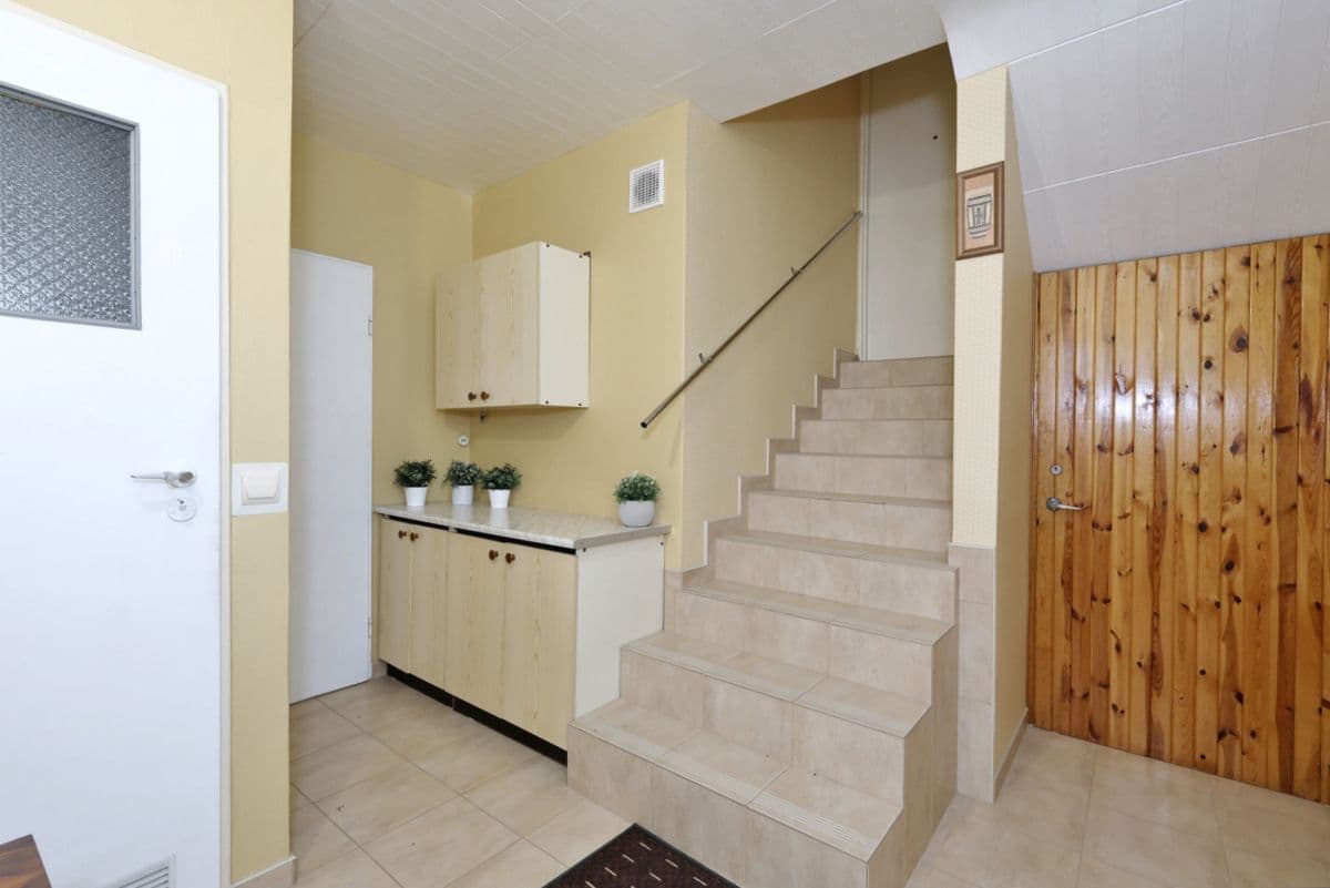 Spacious detached house with garden near Rozwadowska – 17