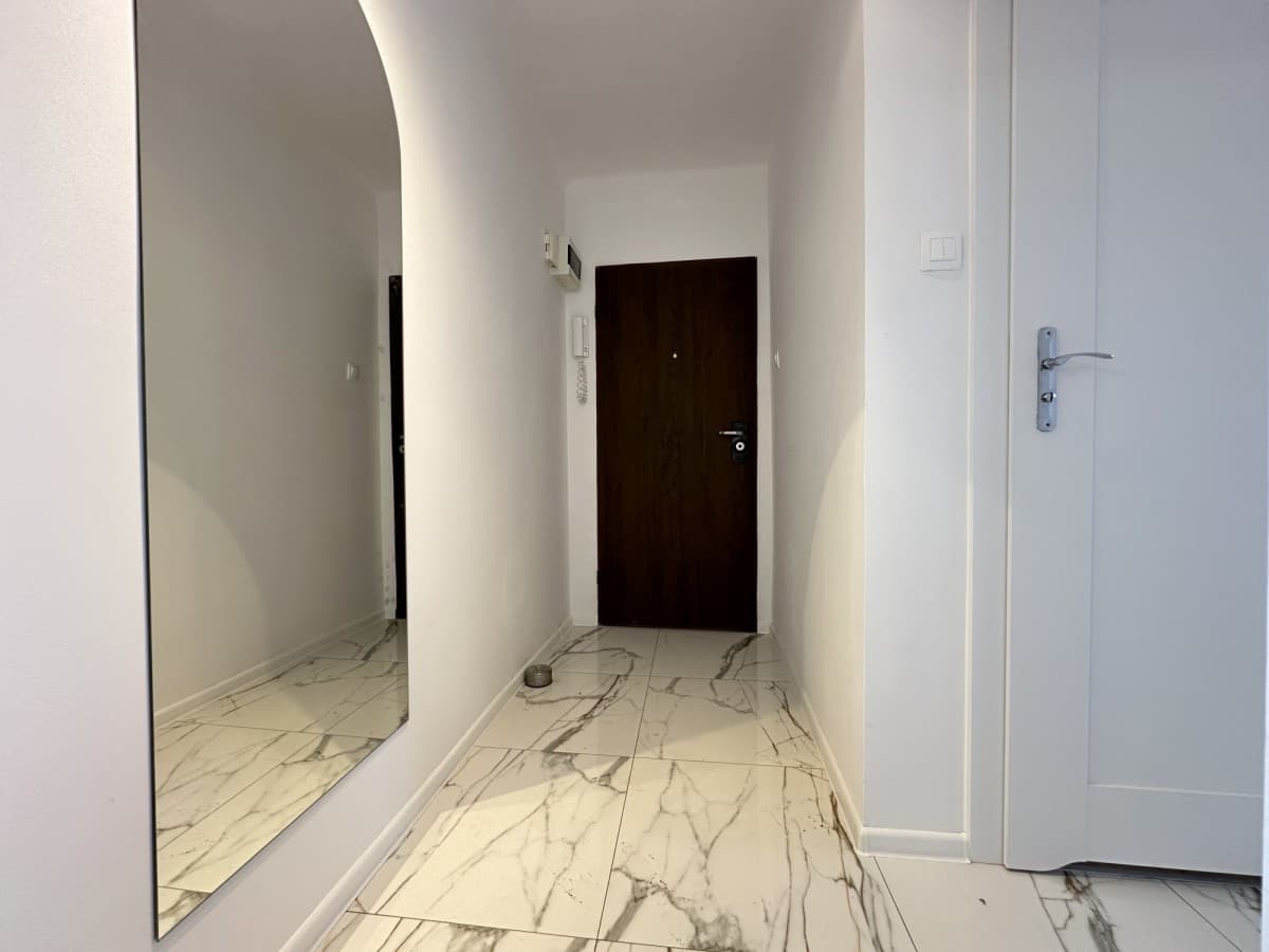 Renovated apartment with panoramic views in Ursus – 6