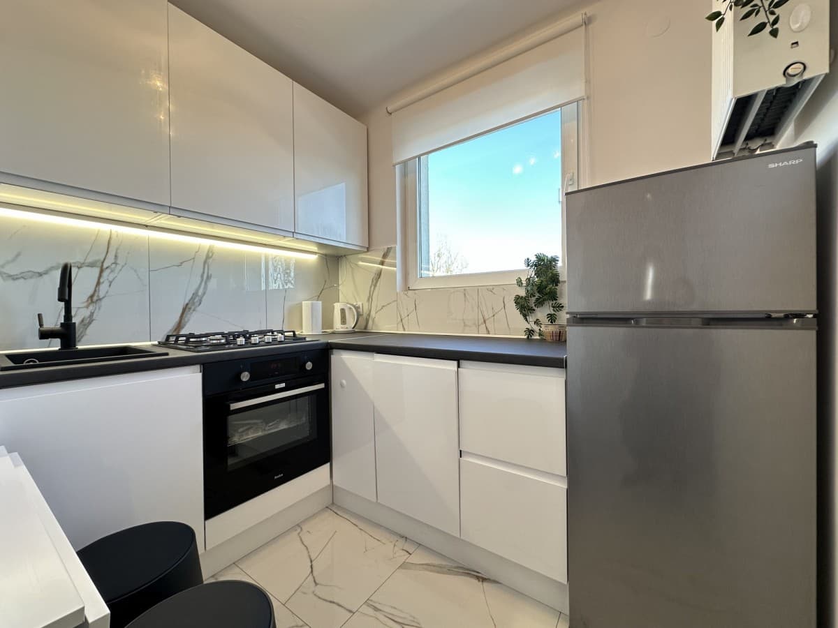 Renovated apartment with panoramic views in Ursus – 13