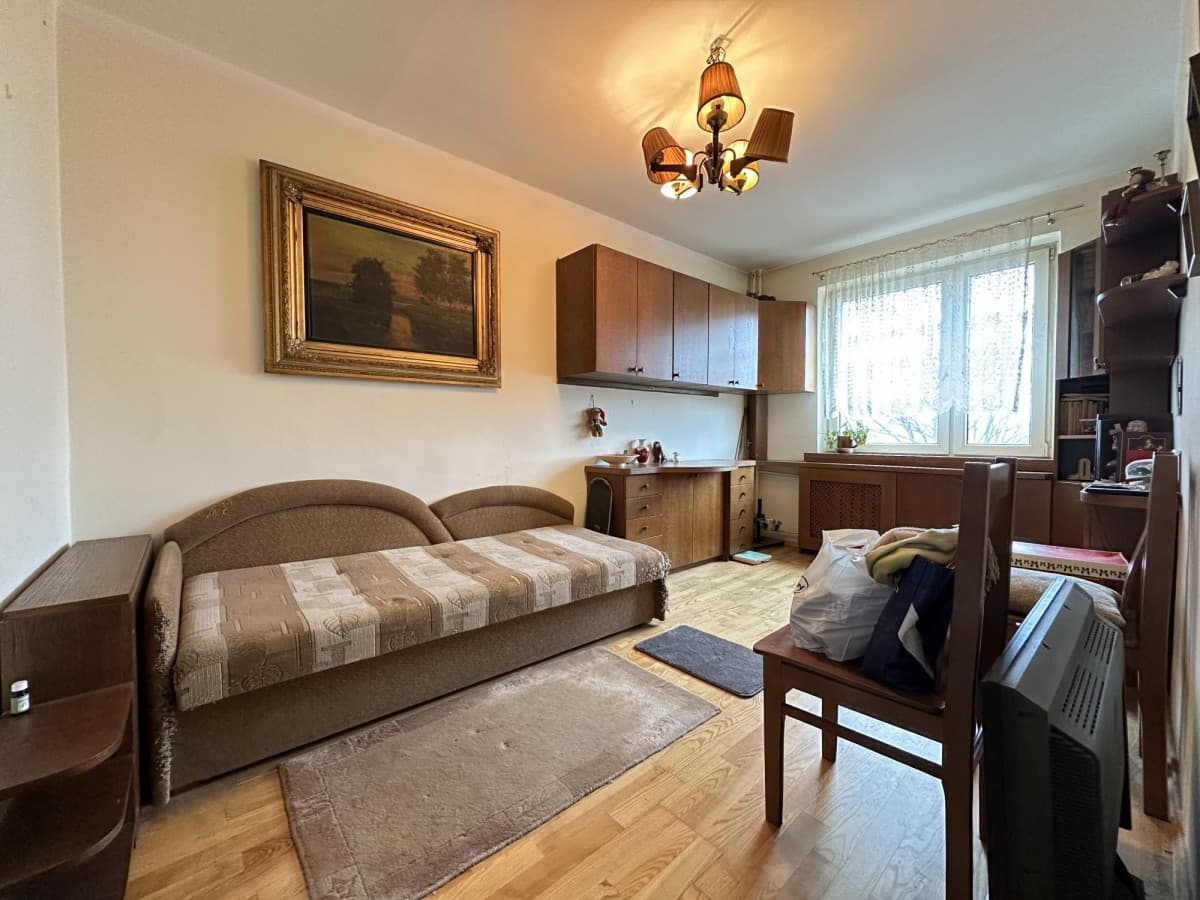 Spacious 3-room apartment with potential in Ursynów – 6
