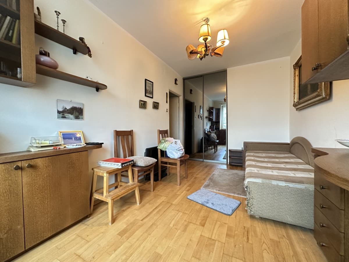 Spacious 3-room apartment with potential in Ursynów – 5