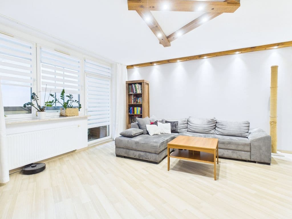 Spacious 4-room apartment with Smart Home features – 6