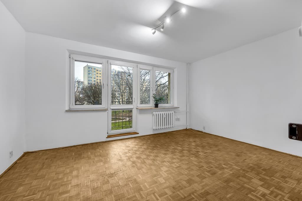 Four-room apartment with park view balcony – 2