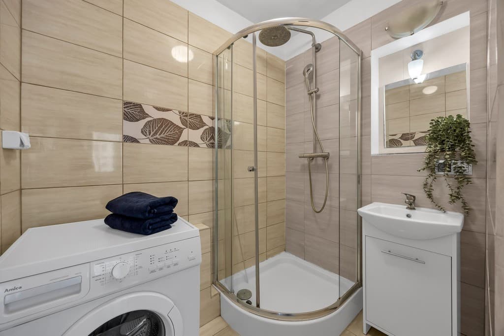 Four-room apartment with park view balcony – 14