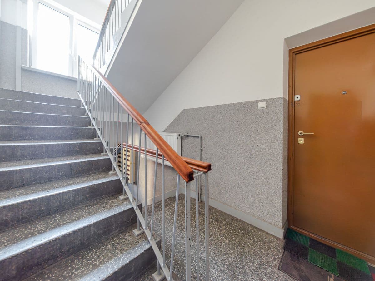 Ready-to-move 2-room apartment in a quiet street – 10