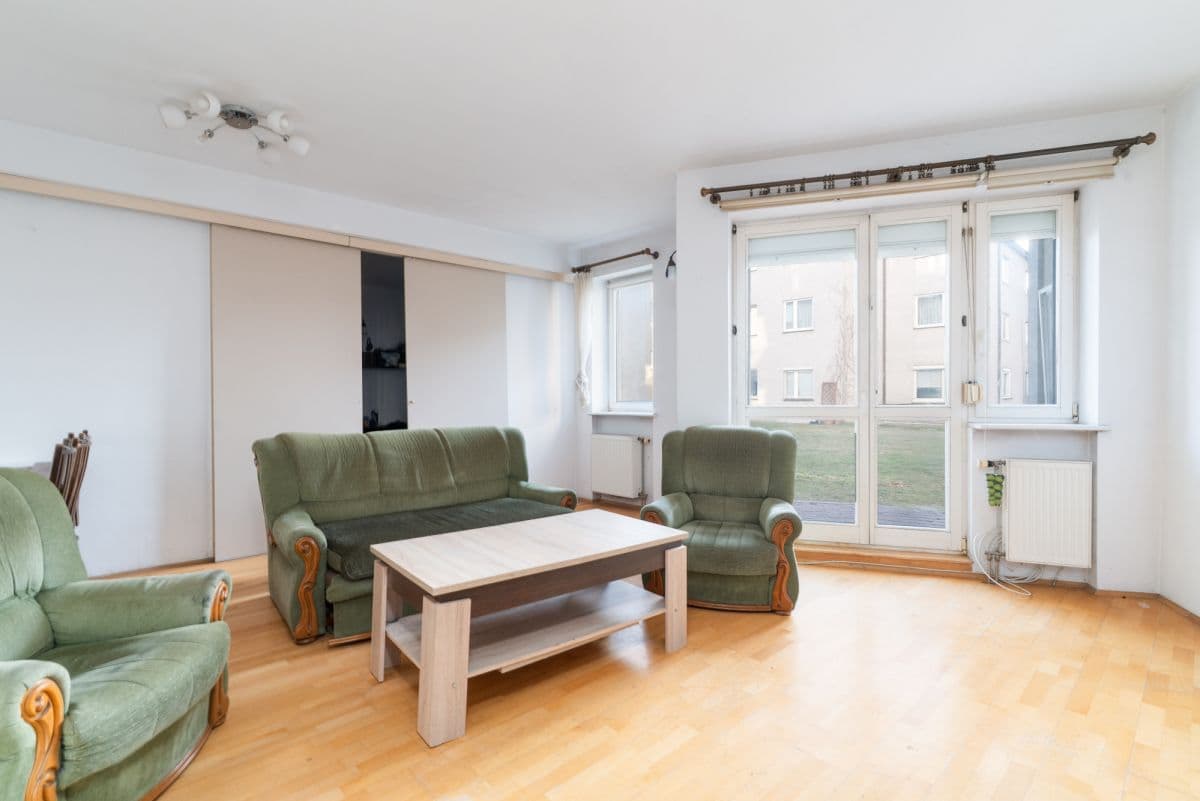 Spacious 4-room apartment with terrace in Ochota – 2