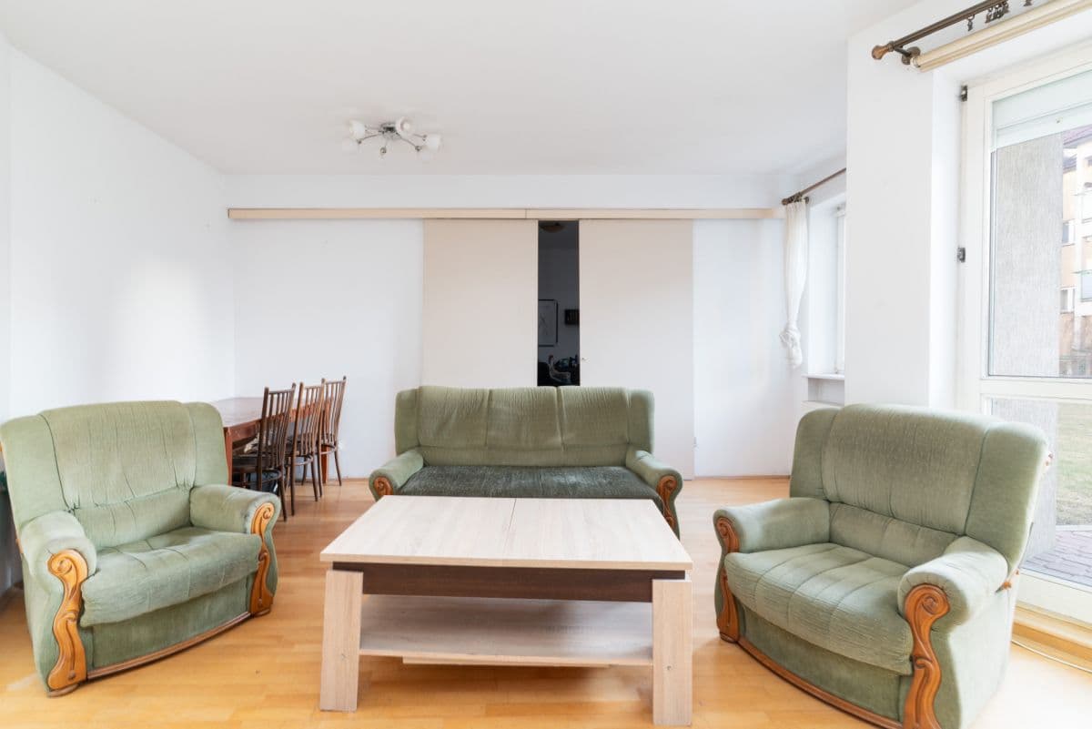 Spacious 4-room apartment with terrace in Ochota – 4