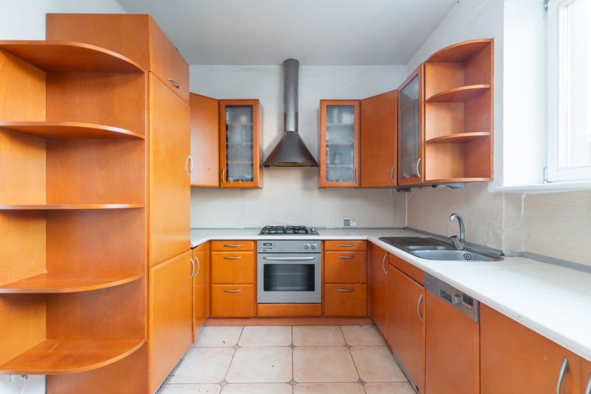 Spacious 4-room apartment with terrace in Ochota – 7