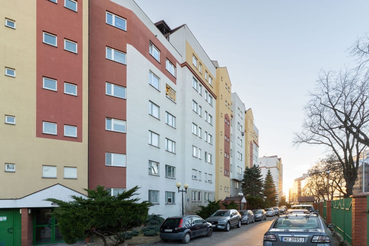 Spacious 4-room apartment with terrace in Ochota – 15