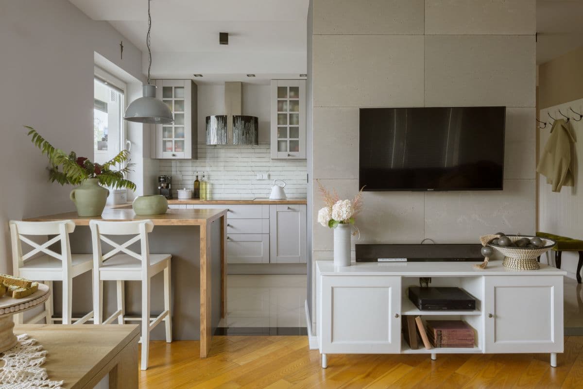 Ready-to-move-in 3-room apartment with large balconies – 2