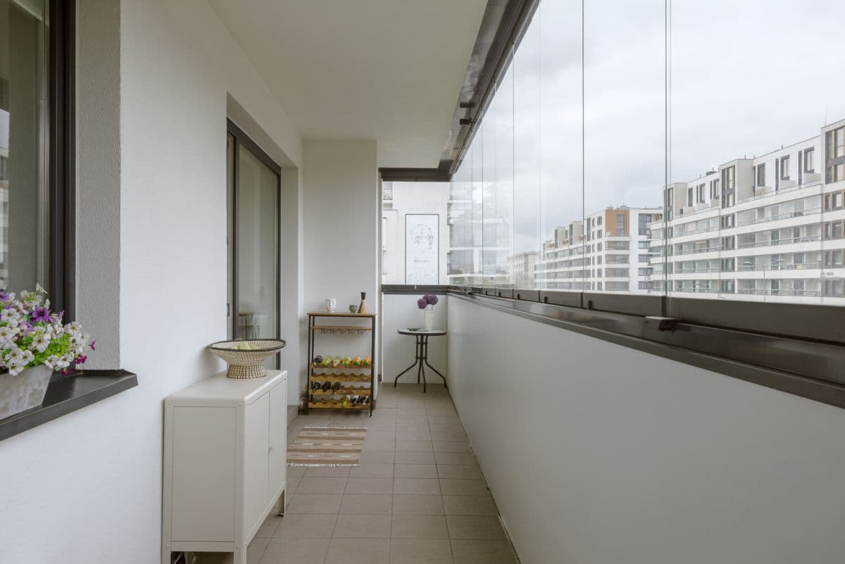 Ready-to-move-in 3-room apartment with large balconies – 4