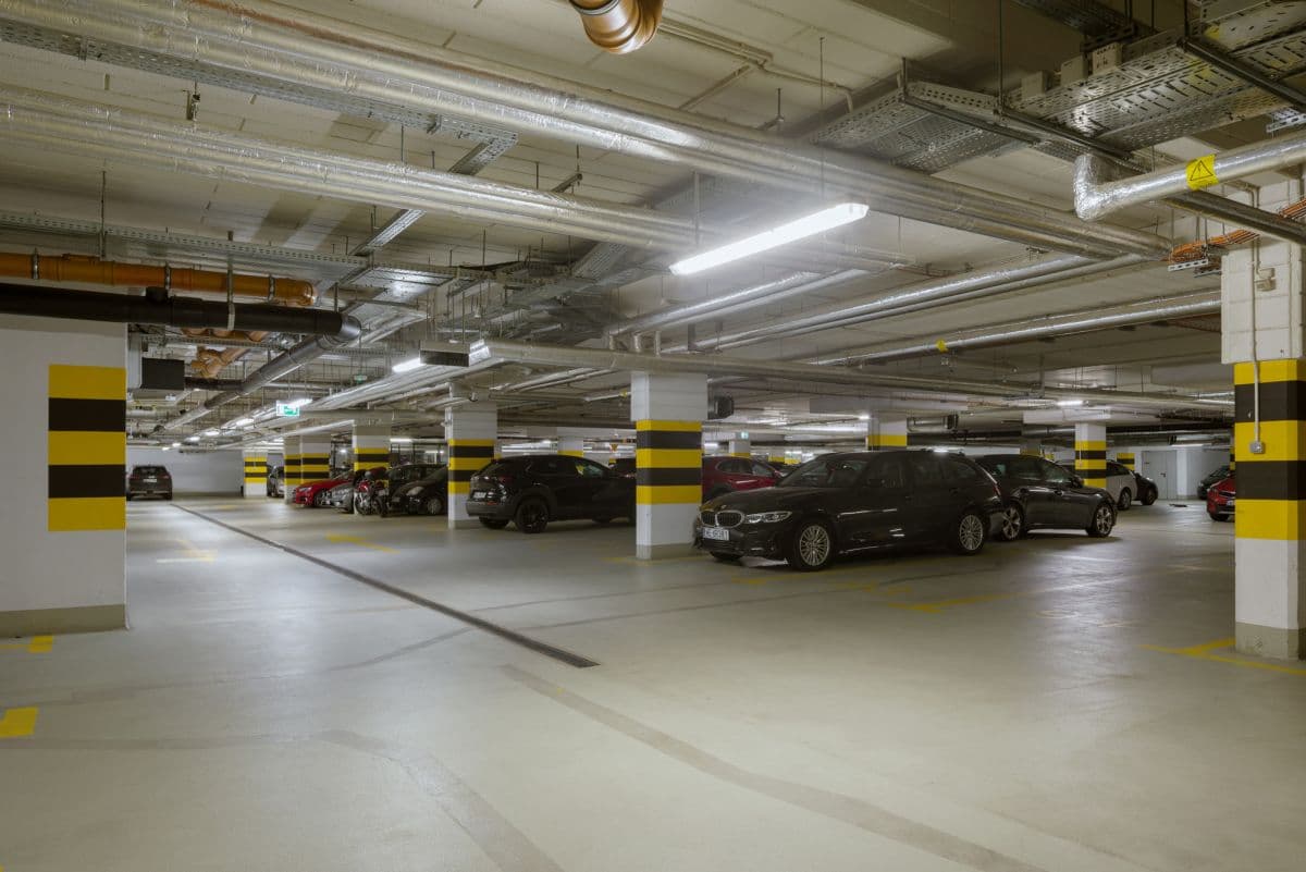 Ready-to-move-in 3-room apartment with large balconies – 11