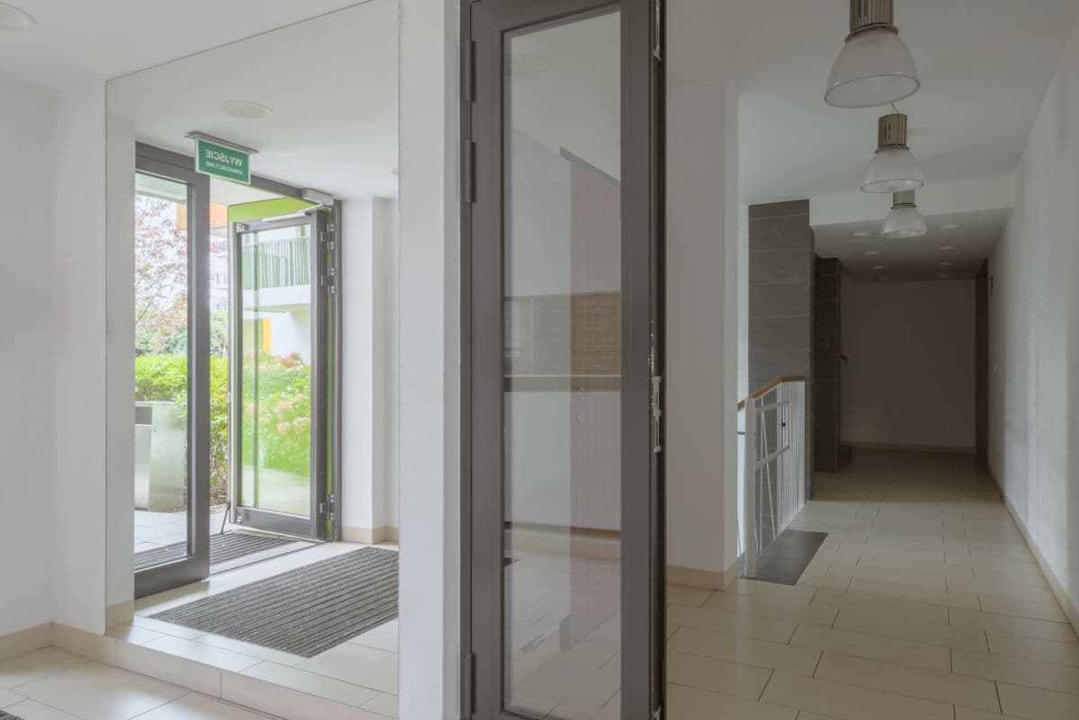 Ready-to-move-in 3-room apartment with large balconies – 12