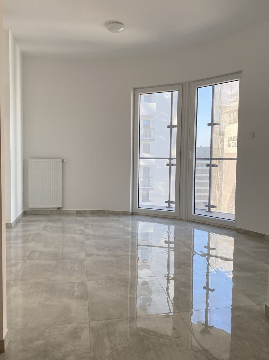 Fully equipped office space in vibrant Wola district – 1