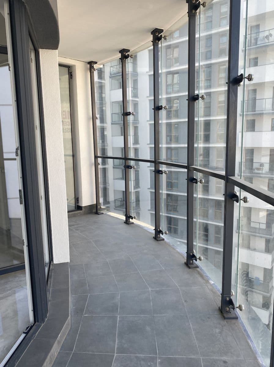 Fully equipped office space in vibrant Wola district – 5