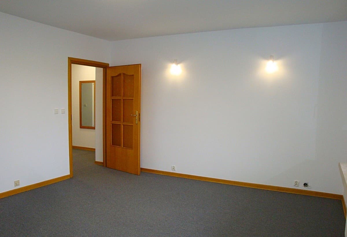 Office space in renovated building near public transport – 3