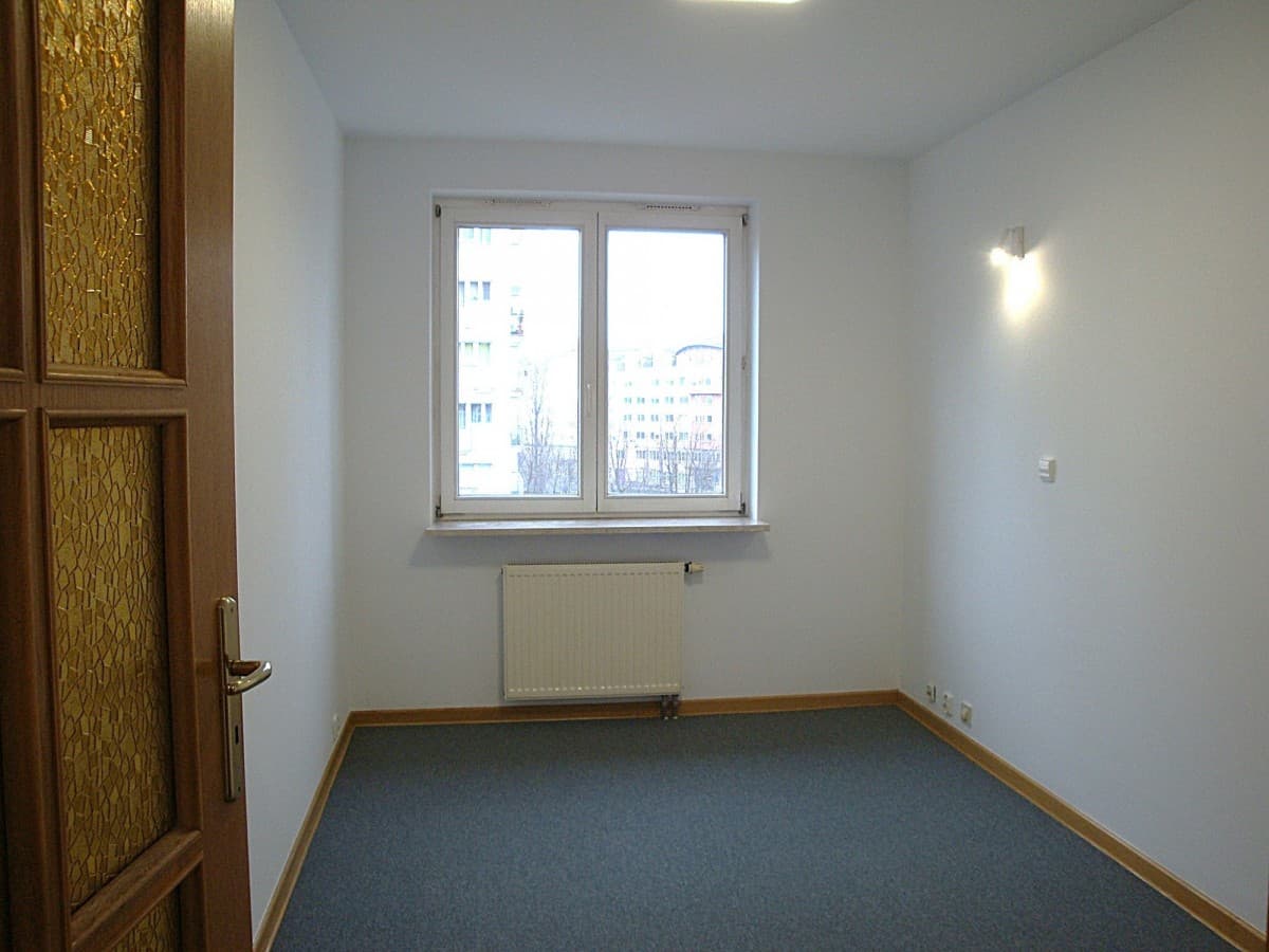 Office space in renovated building near public transport – 10