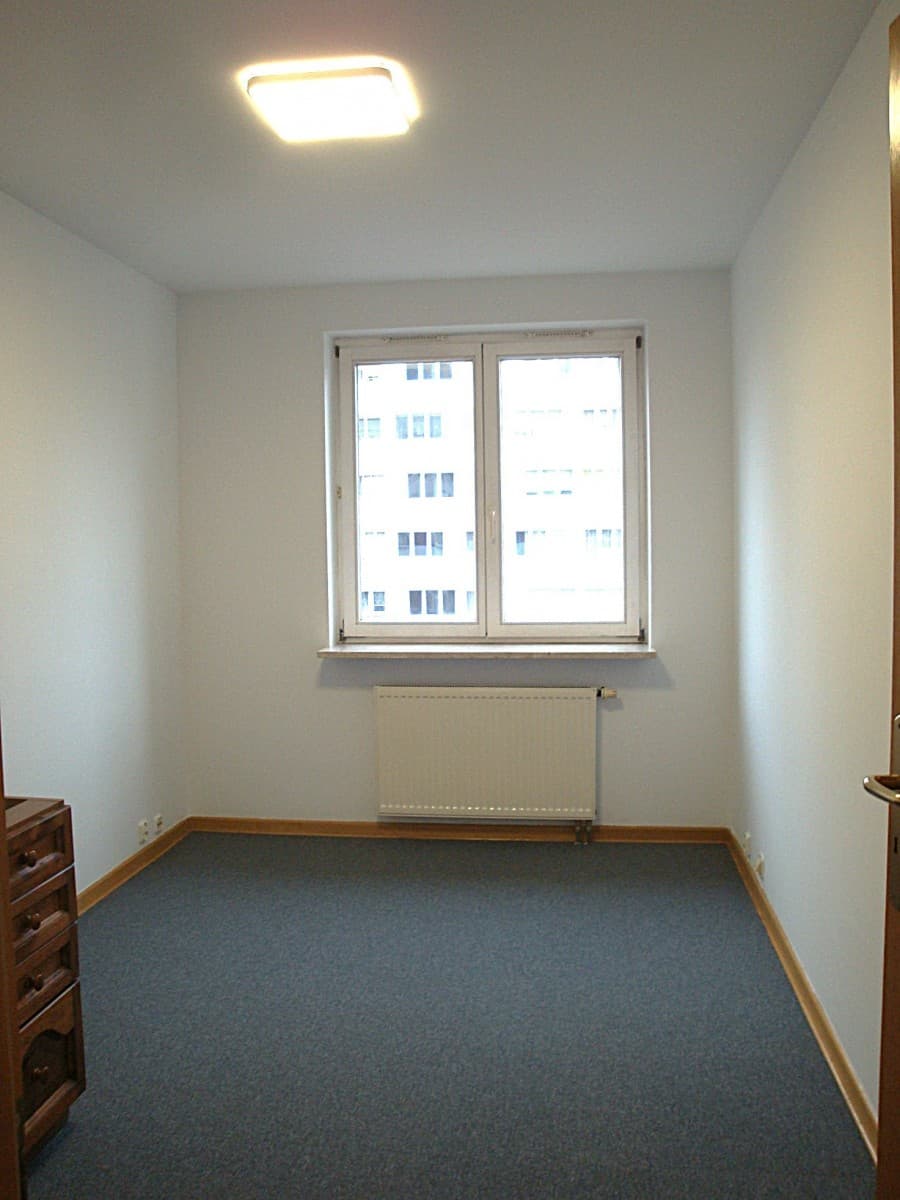 Office space in renovated building near public transport – 11