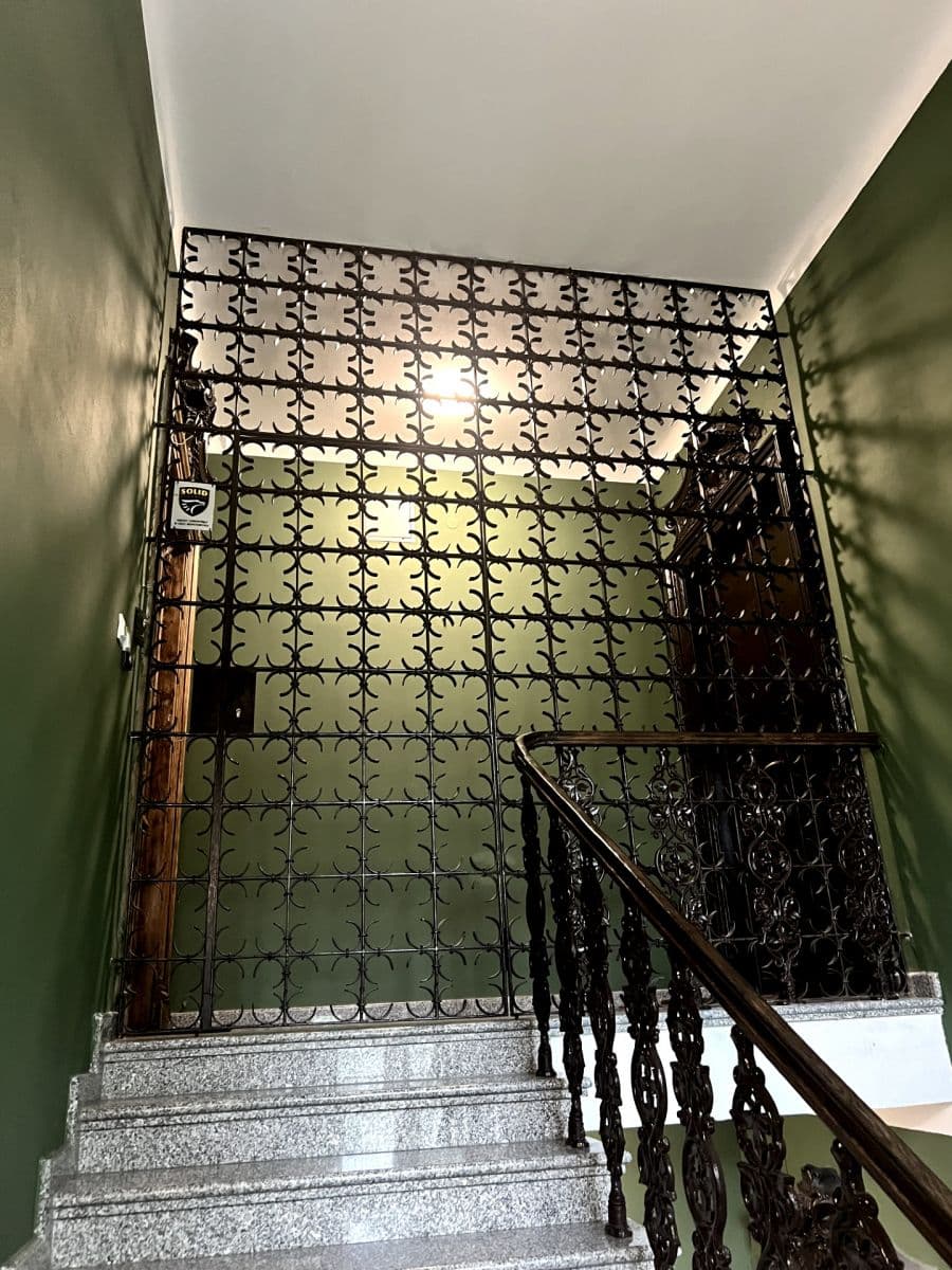 Historic apartment with modern amenities near metro – 17