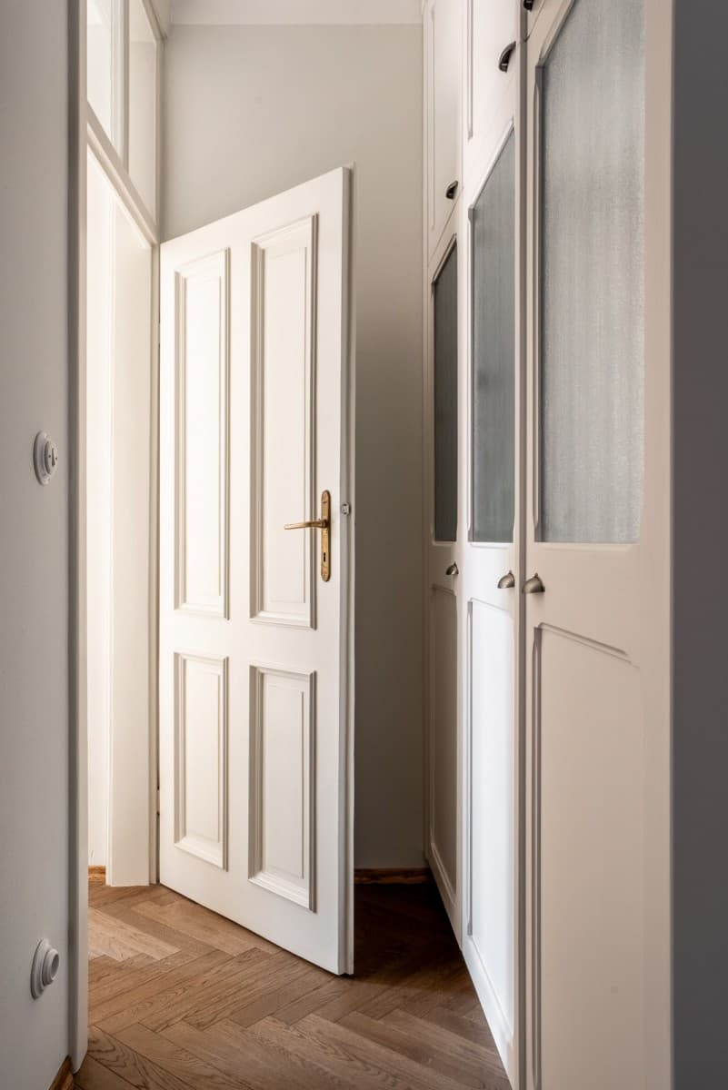 Restored historic apartment with terrace in Mokotów – 15