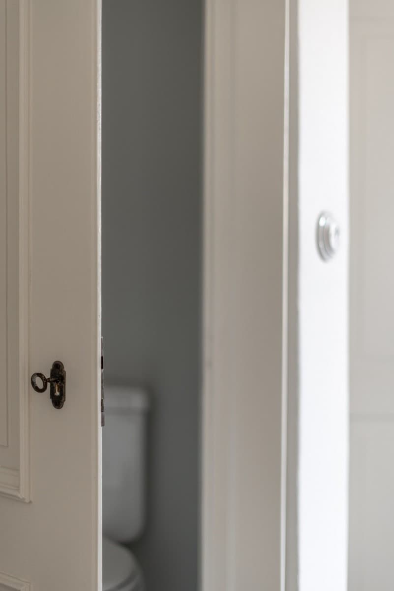 Restored historic apartment with terrace in Mokotów – 18