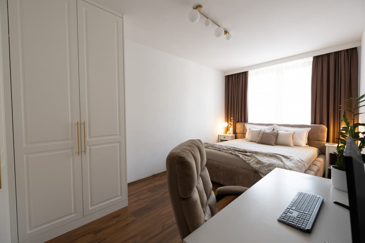 Spacious family apartment near metro Ulrychów – 10