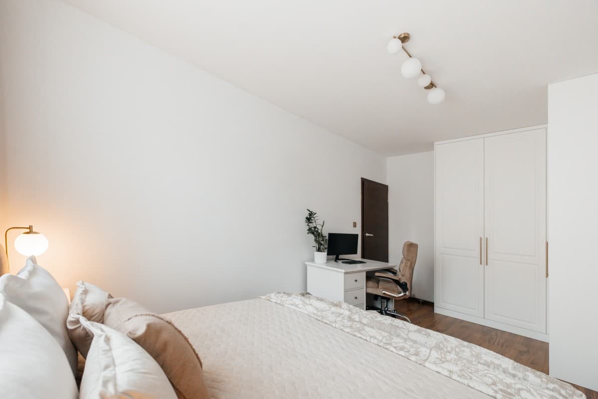 Spacious family apartment near metro Ulrychów – 11