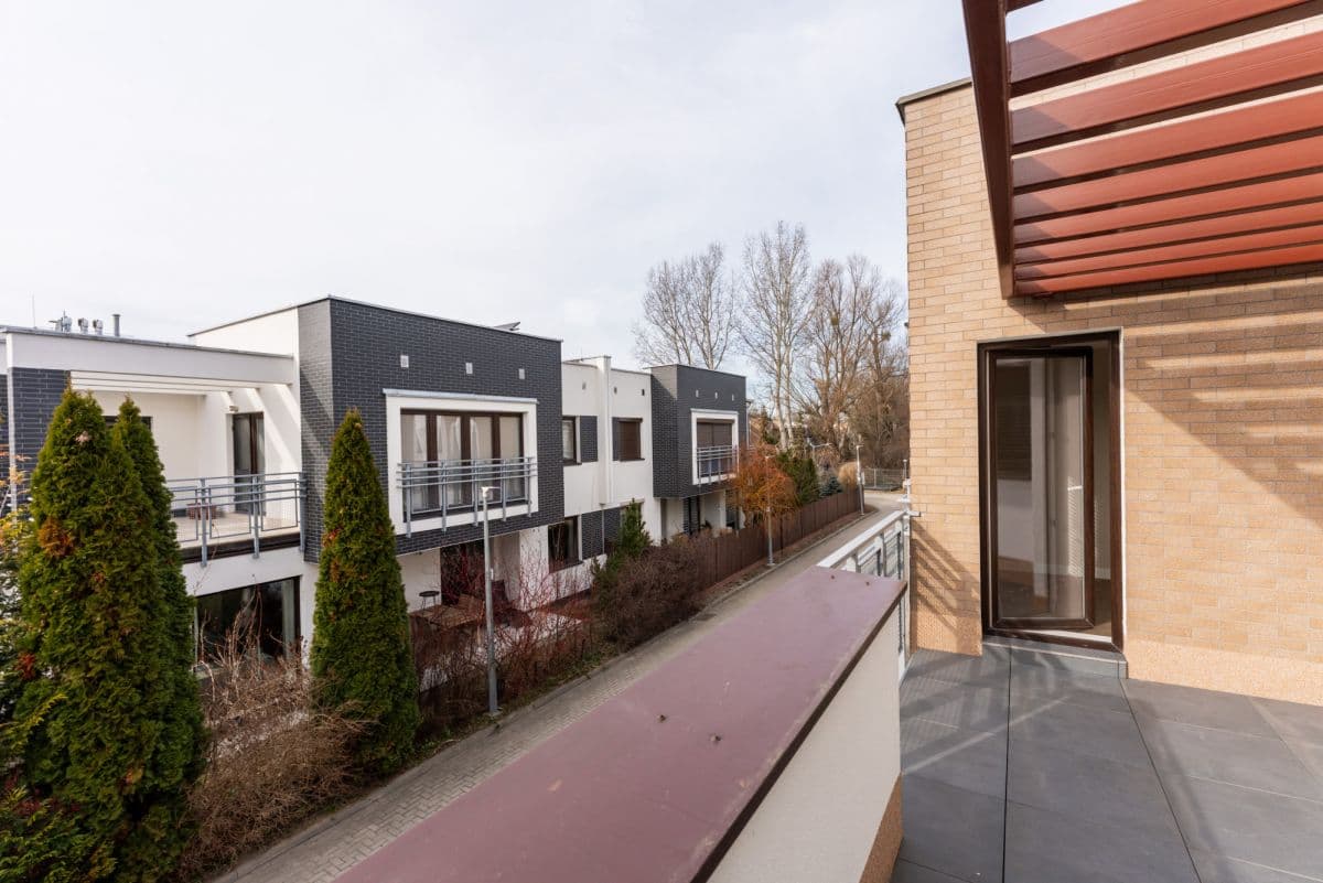 luxurious apartment in green ursynów area – 14