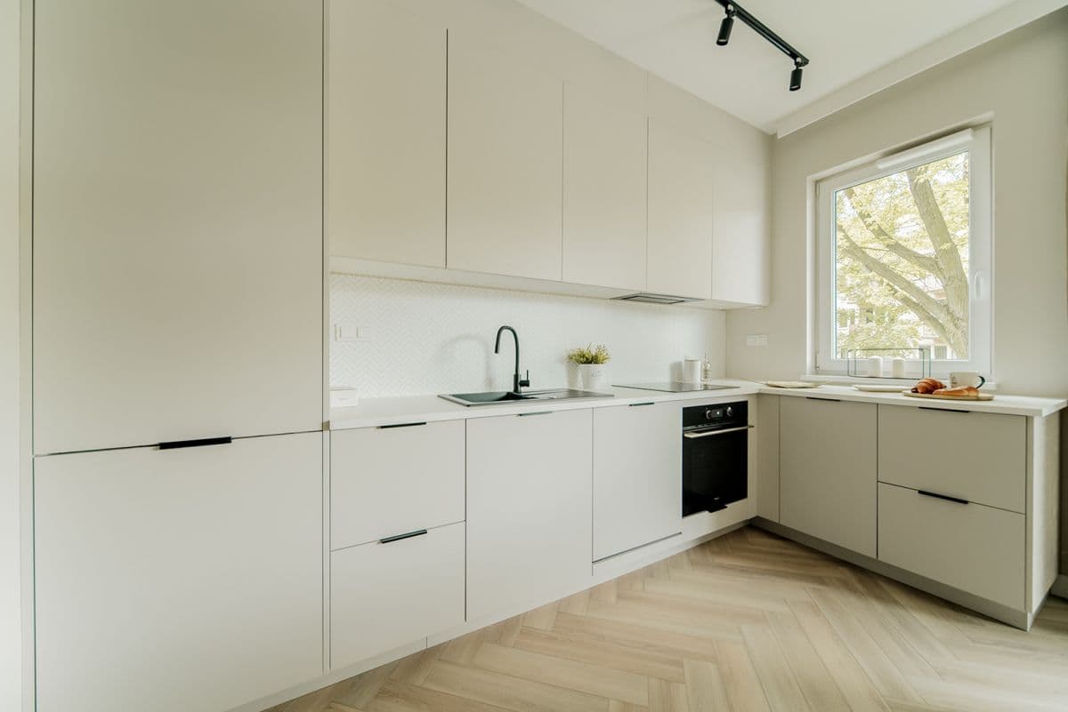 Modern 3-room apartment near Park Znicza – 3