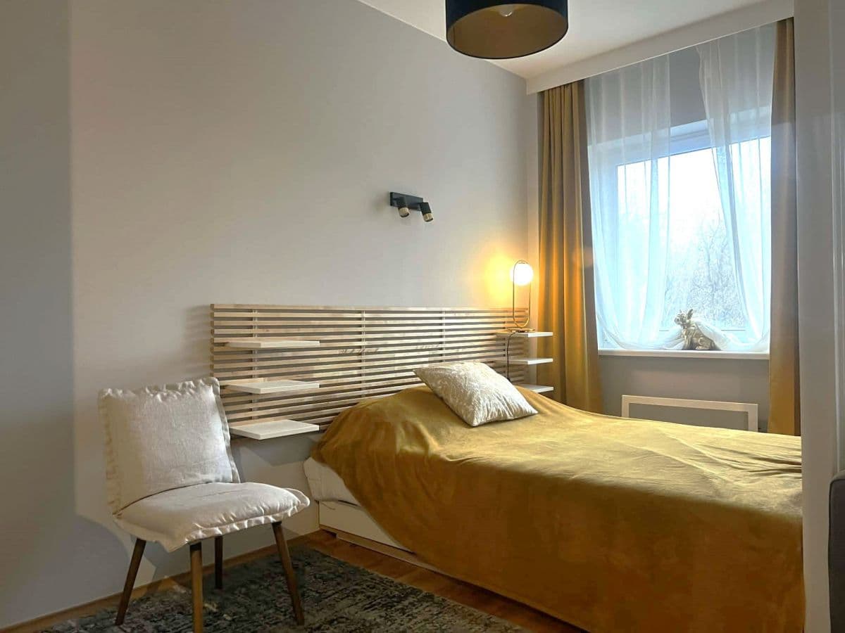 Stylish 36 m² studio with park views – 6