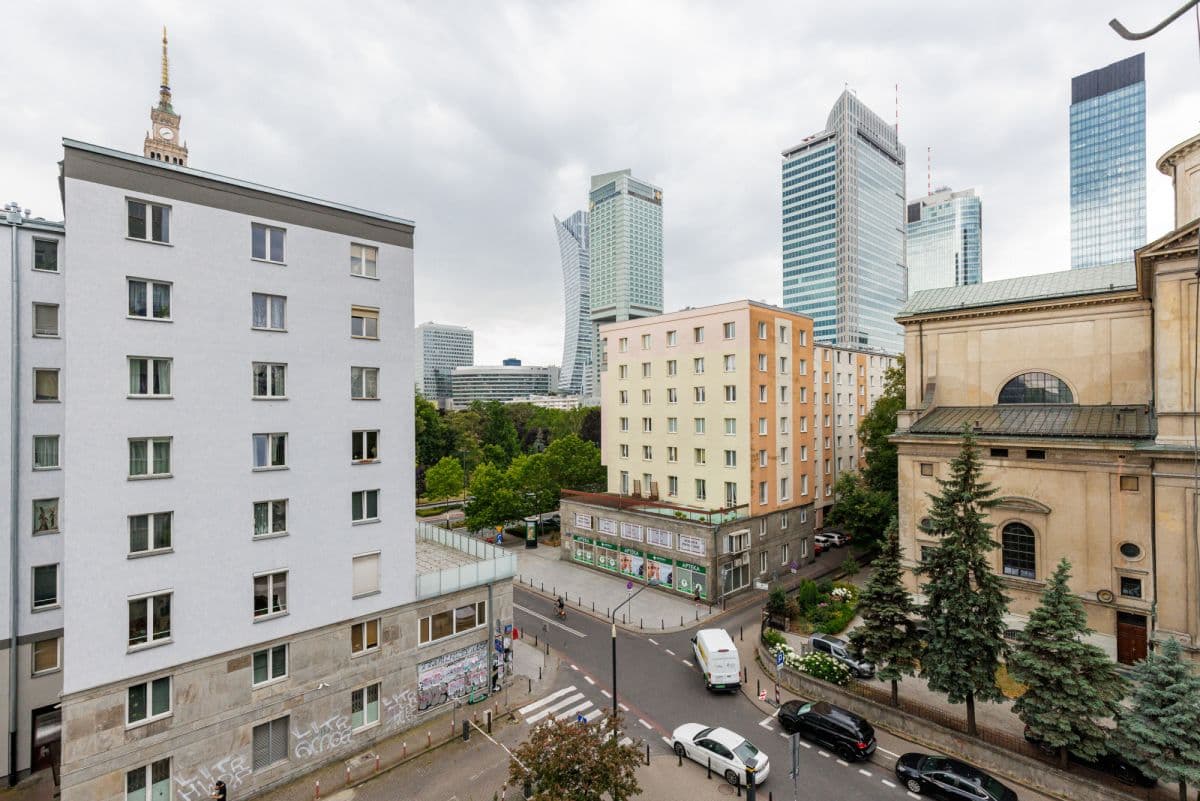 Studio with skyline view in central Warsaw – 2