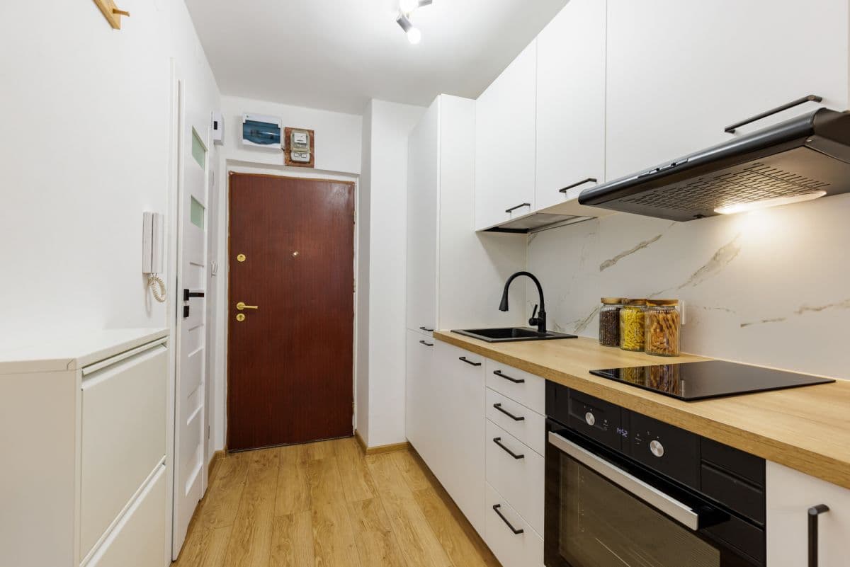 Studio with skyline view in central Warsaw – 7